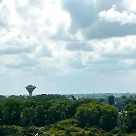 アパート In Belgium Near Scenic Parks *